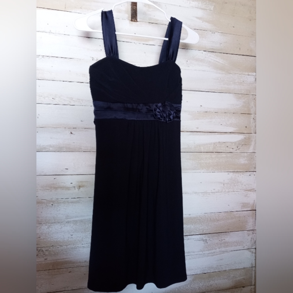 Like new Taboo Elegant Dress  Size  XXS Bust 28" Trimmed with satin bow